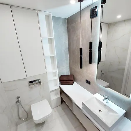 сучасні в новобудові Львів