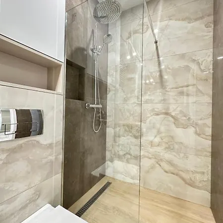 сучасні в новобудові Apartment Lviv