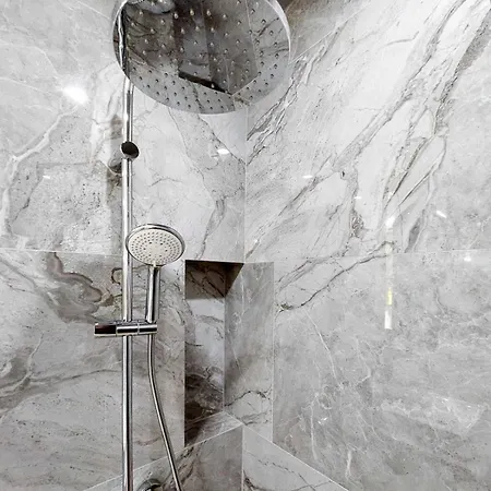 сучасні в новобудові Апартаменти Львів