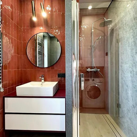 сучасні в новобудові Львів